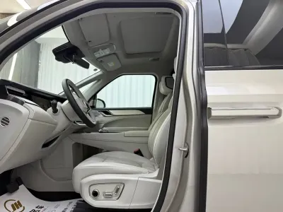 Volvo EM90 2024, фото 4