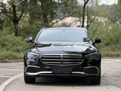 Mercedes-Benz E-Class 2022, фото 1
