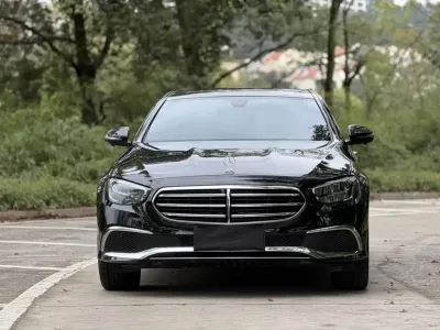 Mercedes-Benz E-Class 2022, фото 6