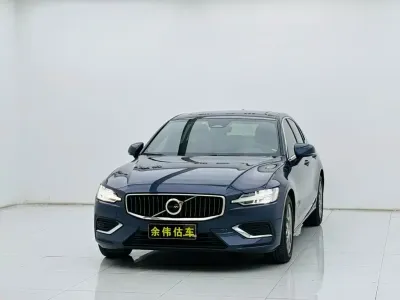 Volvo S60 2022, фото 3