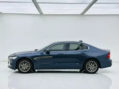 Volvo S60 2022, фото 4